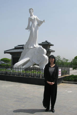 sculpture Luoshen and the artist by Yan Shufen Sculpture art